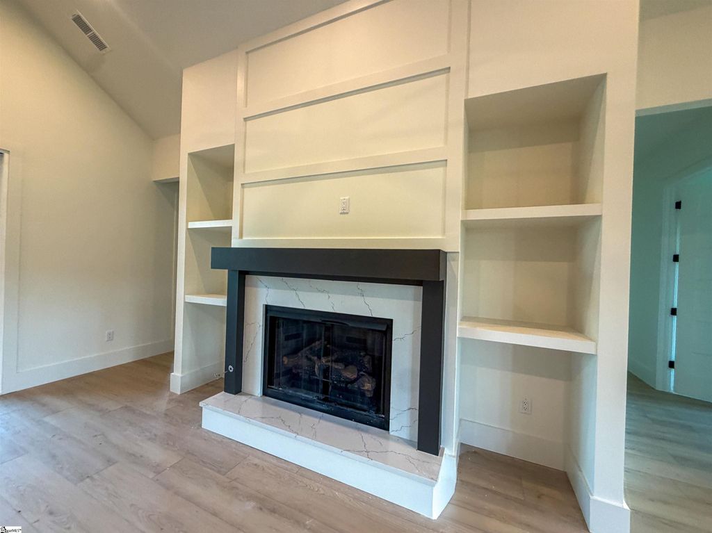 9 Martin Rd — media 10