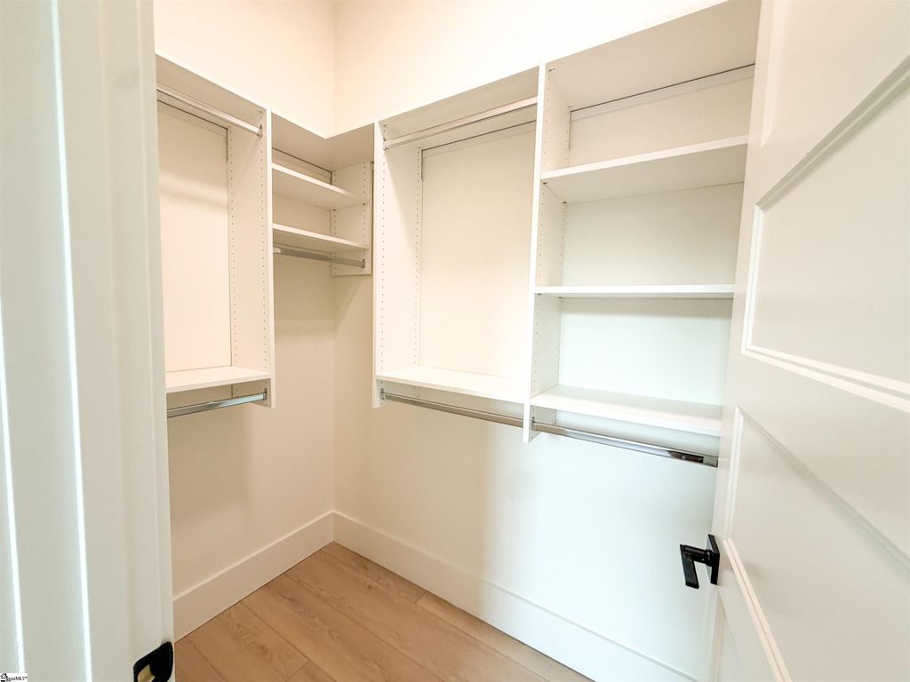9 Martin Rd — media 26