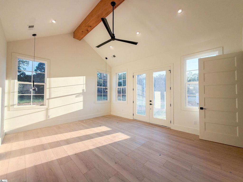 9 Martin Rd — media 16