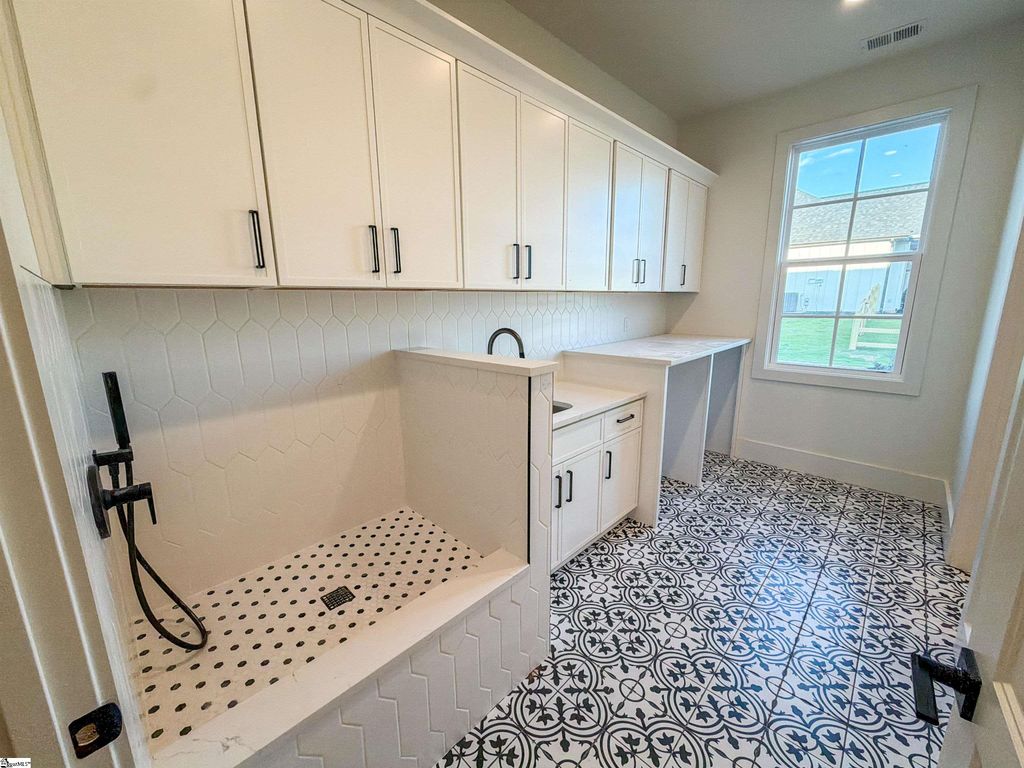 9 Martin Rd — media 22