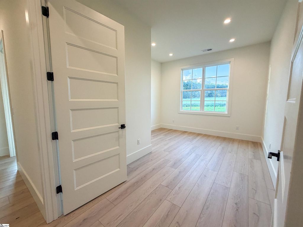 9 Martin Rd — media 23