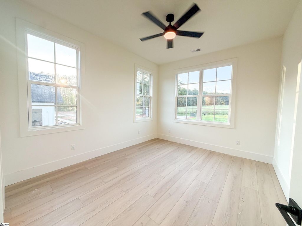 9 Martin Rd — media 25