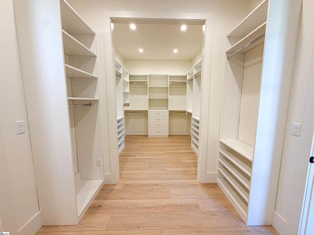 9 Martin Rd — media 20