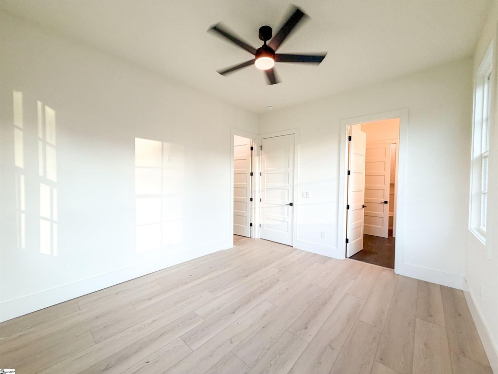 9 Martin Rd — media 27