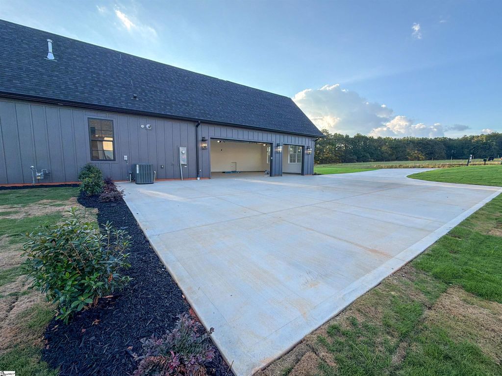 9 Martin Rd — media 36