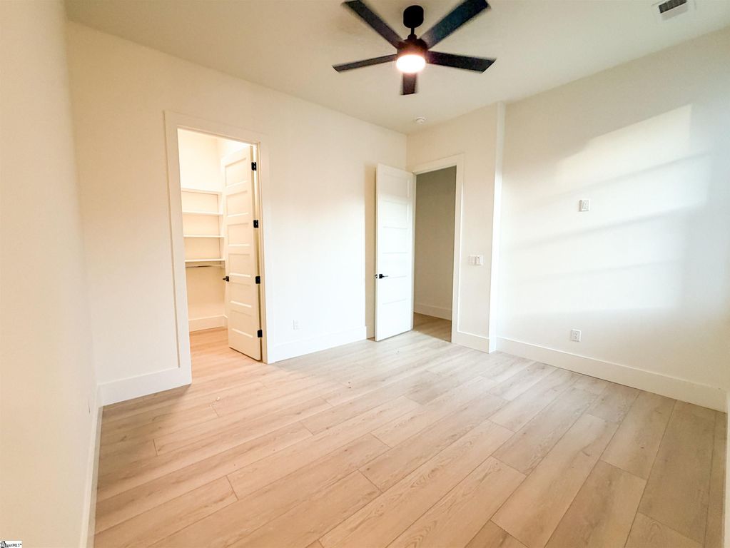 9 Martin Rd — media 30
