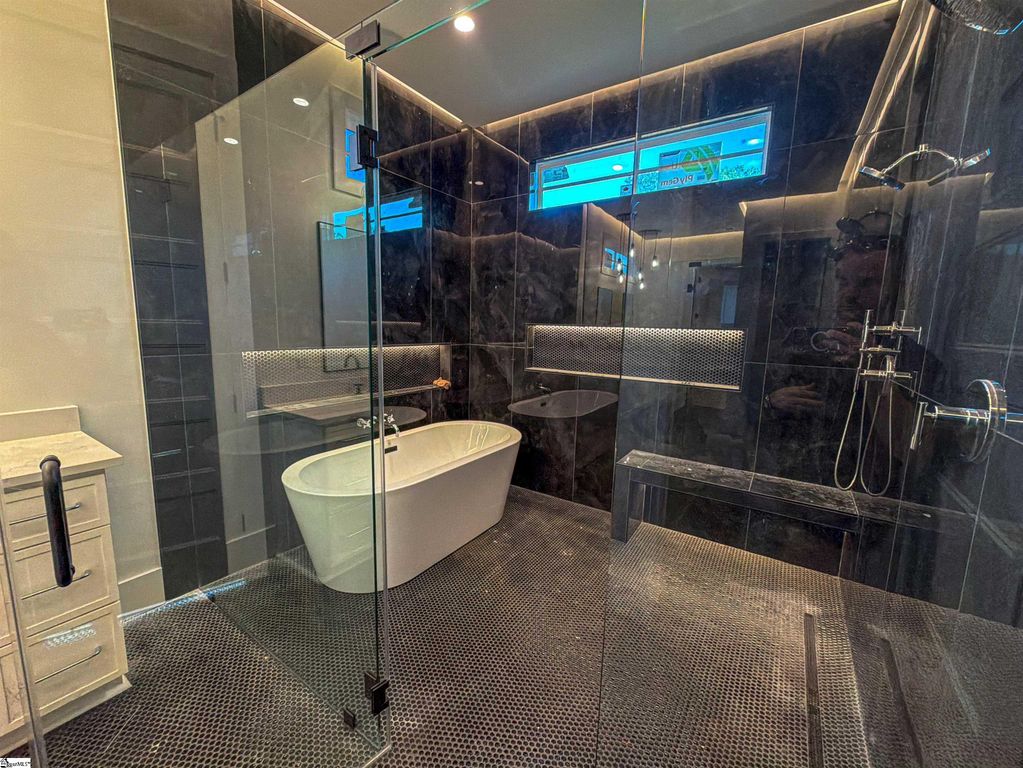 9 Martin Rd — media 18
