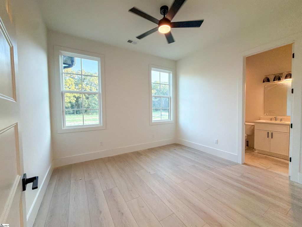 9 Martin Rd — media 31