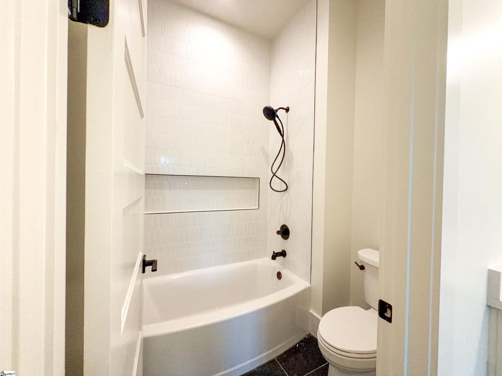 9 Martin Rd — media 29