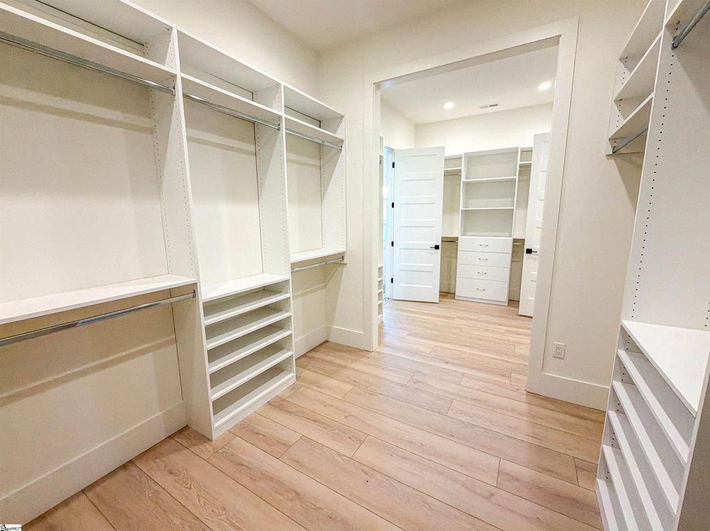 9 Martin Rd — media 21